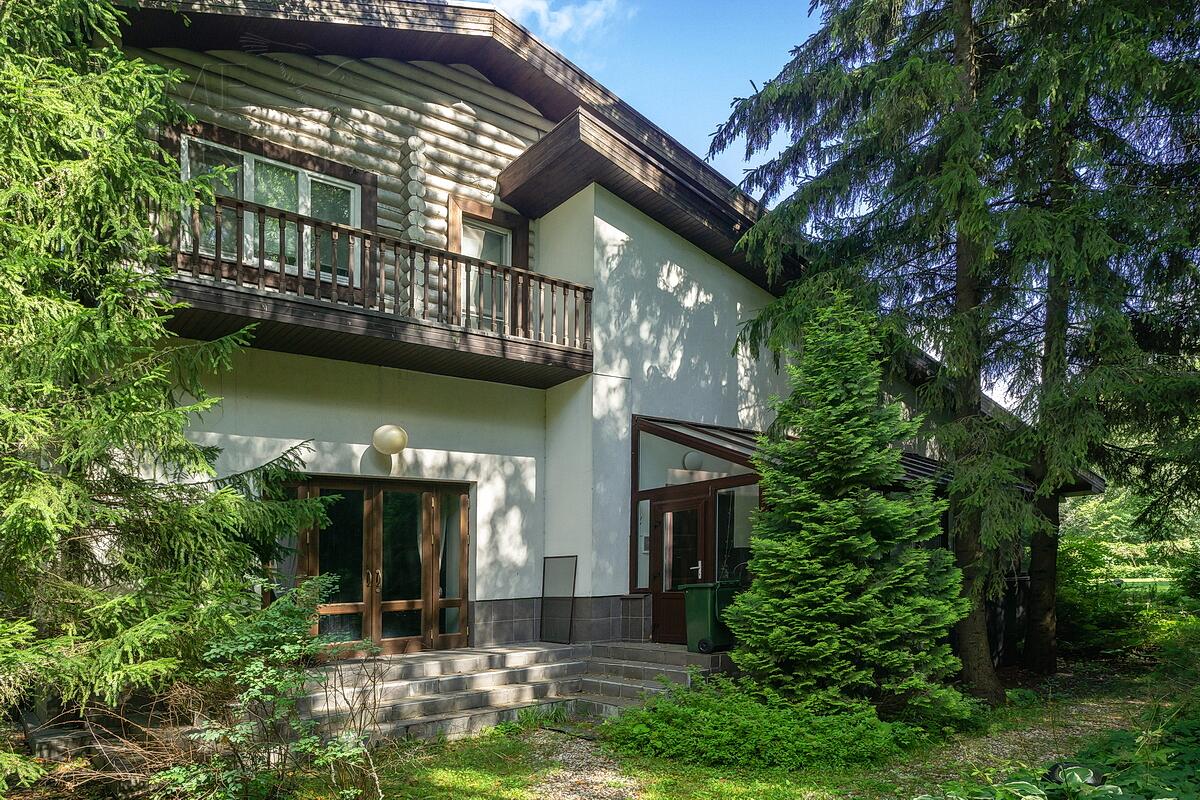 2-этажный коттедж 1 100 м² с отделкой