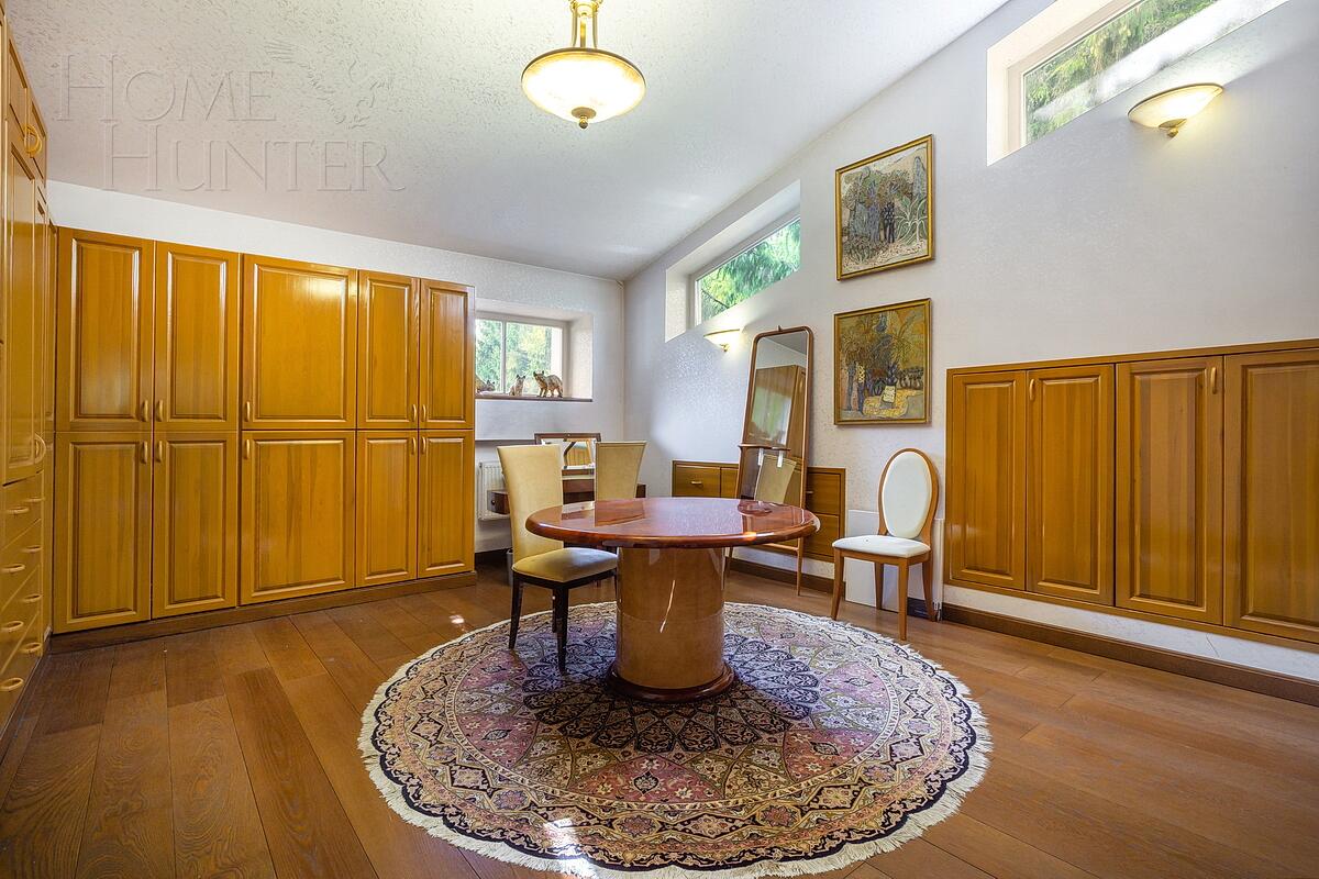 2-этажный коттедж 1 100 м² с отделкой