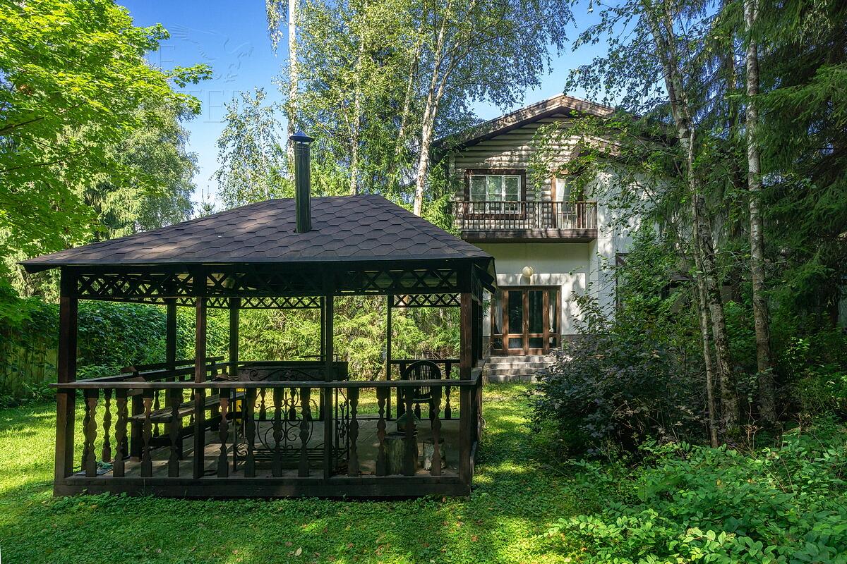 2-этажный коттедж 1 100 м² с отделкой