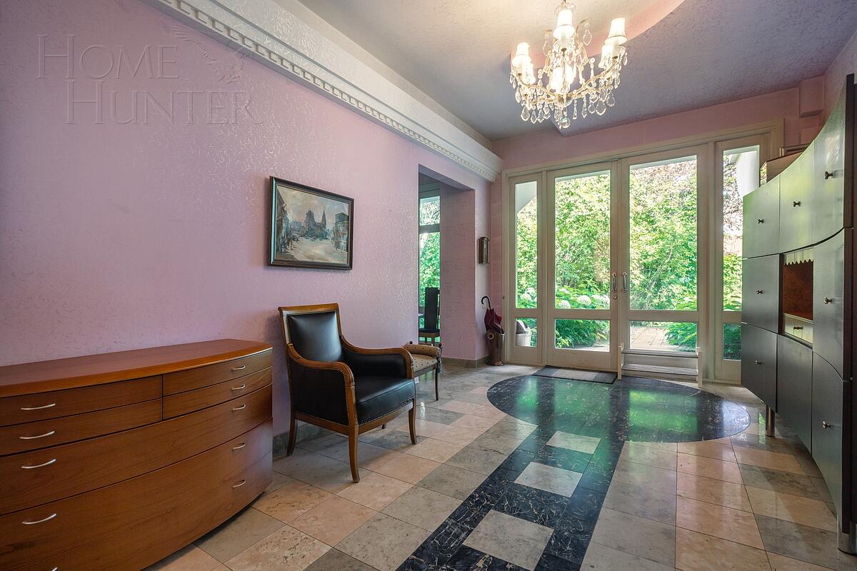 2-этажный коттедж 1 100 м² с отделкой