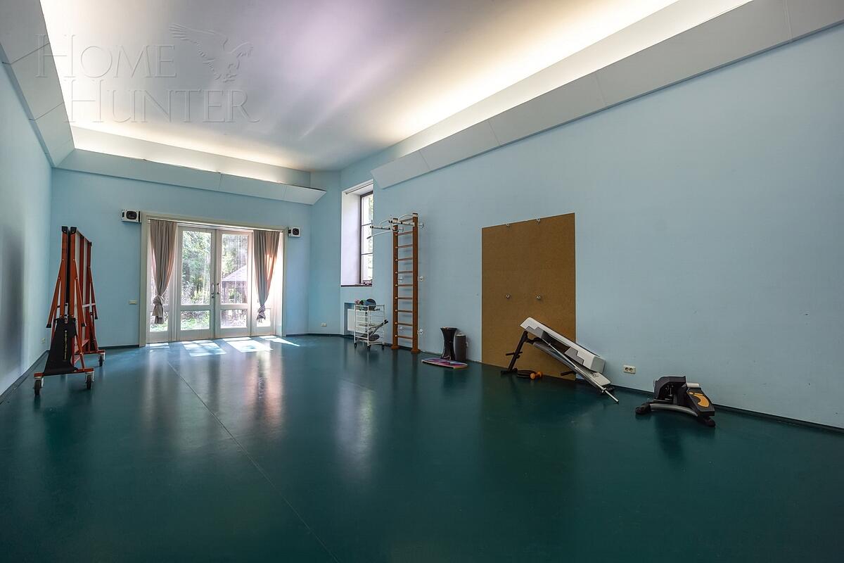 2-этажный коттедж 1 100 м² с отделкой