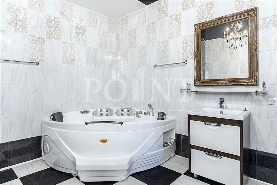 4-КОМН. КВАРТИРА С ОТДЕЛКОЙ 190 М² НА 1 ЭТАЖЕ