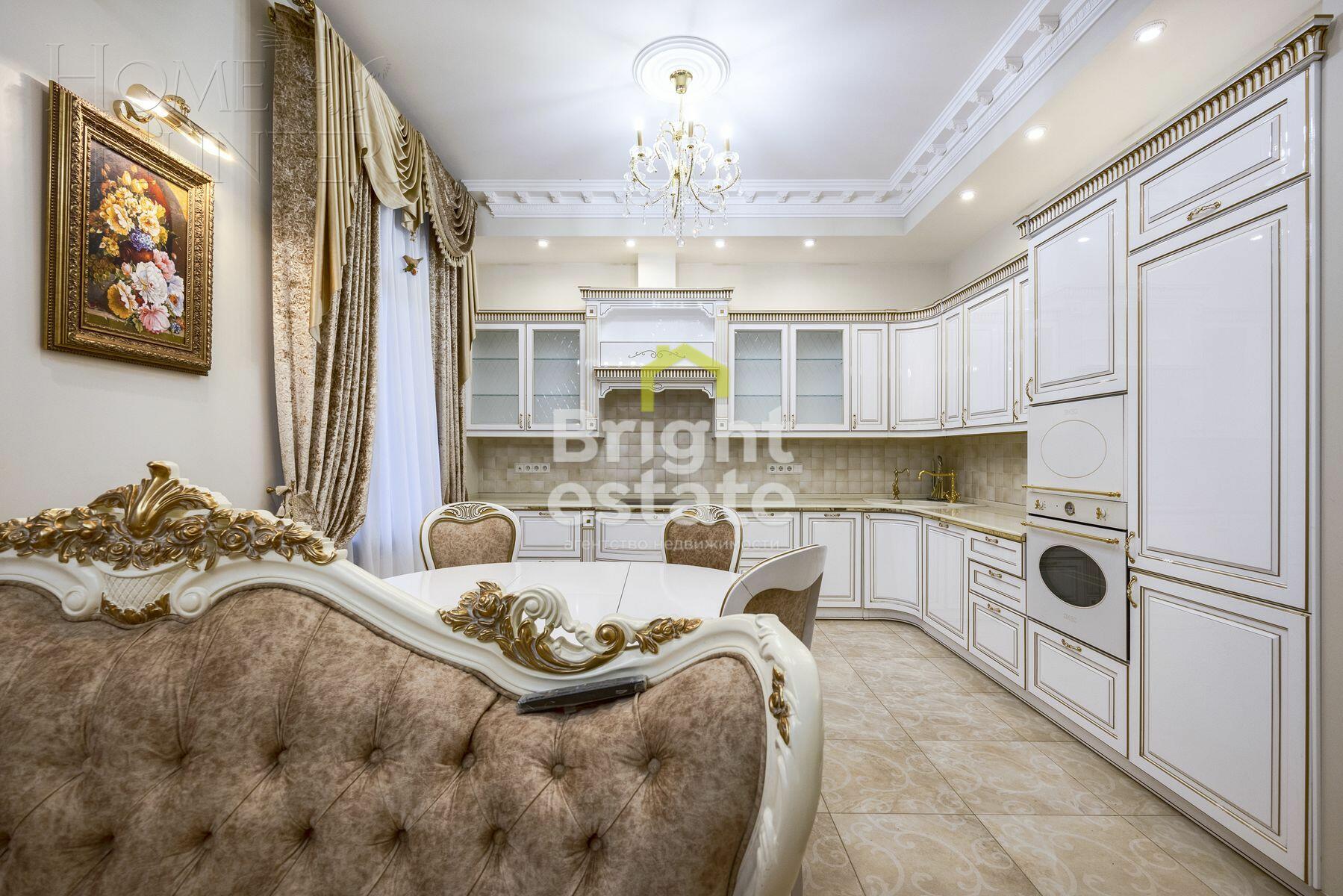 3-этажный таунхаус 240 м² с отделкой