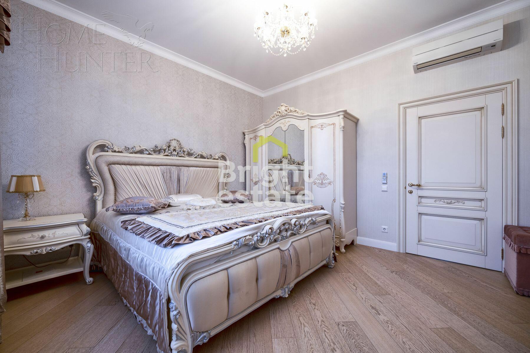 3-этажный таунхаус 240 м² с отделкой