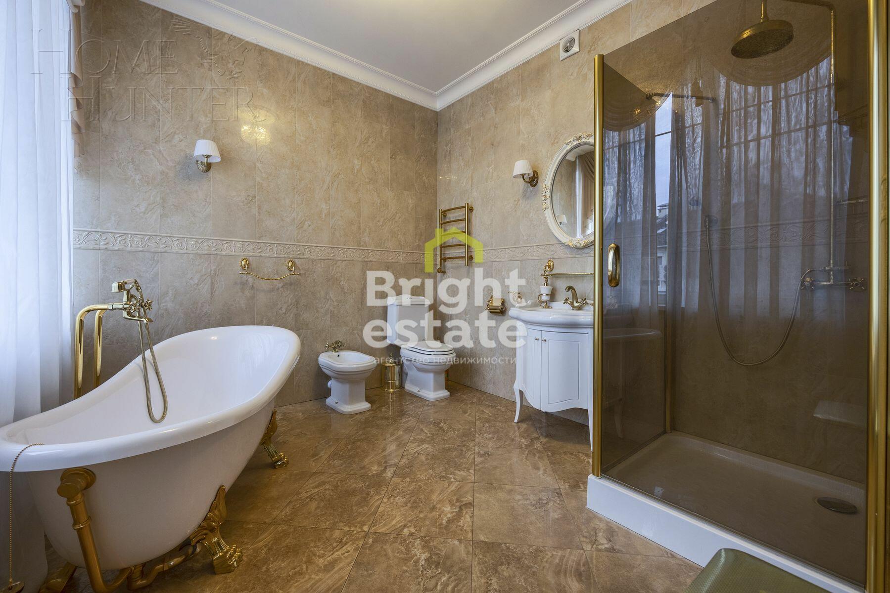 3-этажный таунхаус 240 м² с отделкой