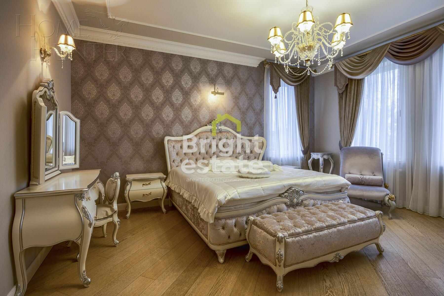 3-этажный таунхаус 240 м² с отделкой