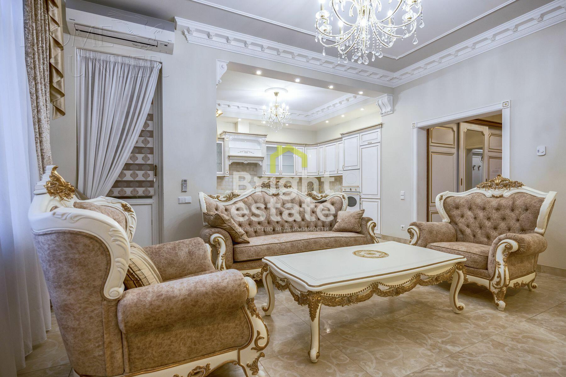 3-этажный таунхаус 240 м² с отделкой