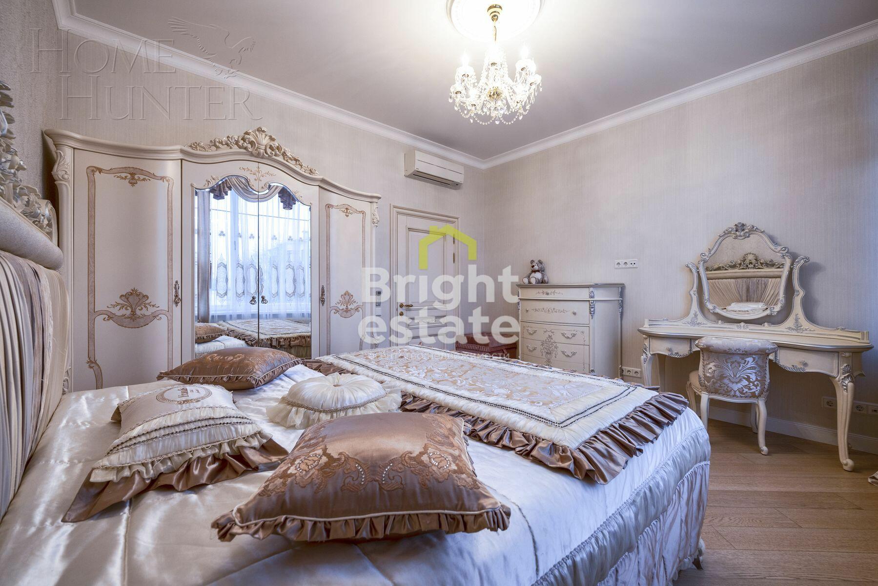 3-этажный таунхаус 240 м² с отделкой