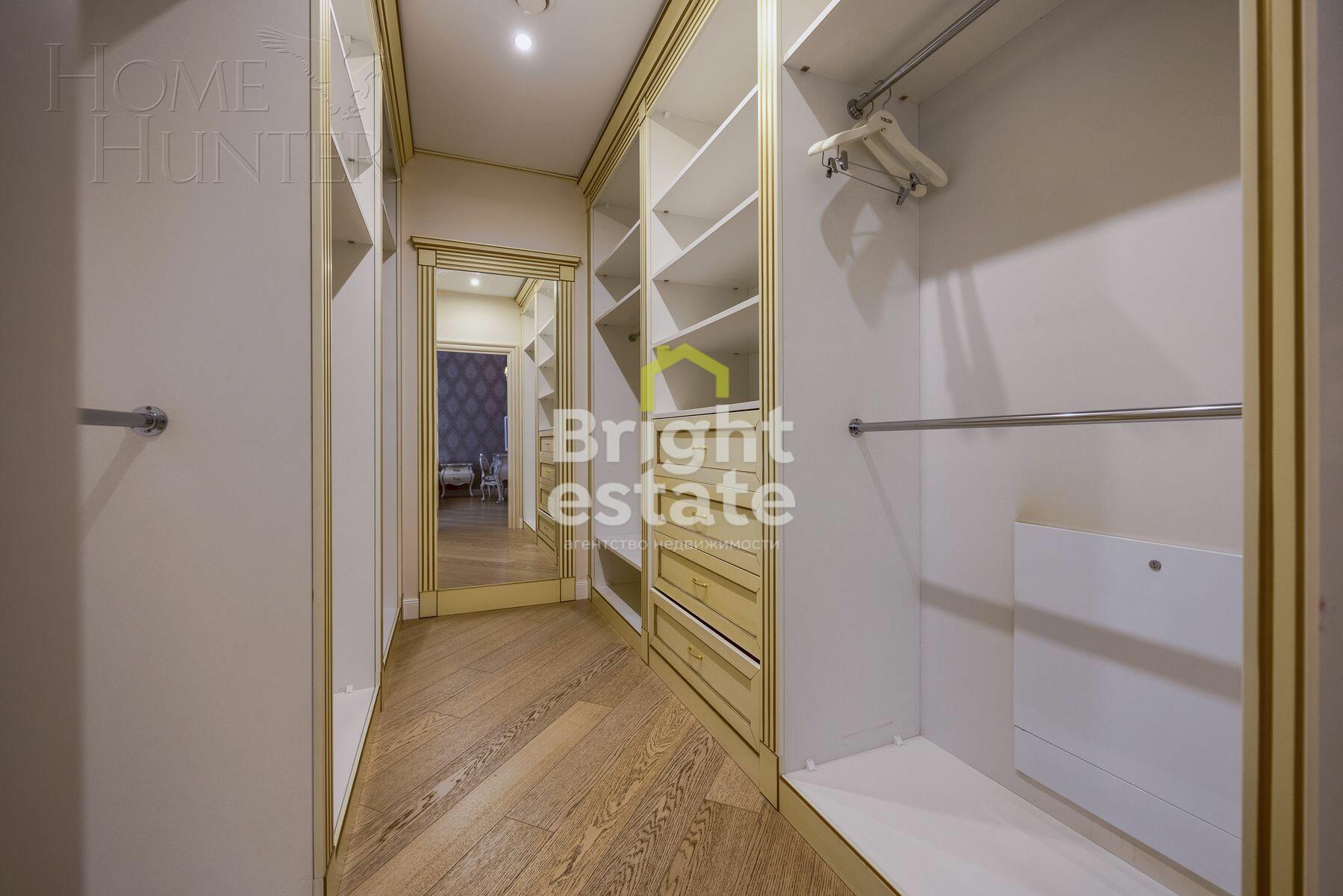 3-этажный таунхаус 240 м² с отделкой