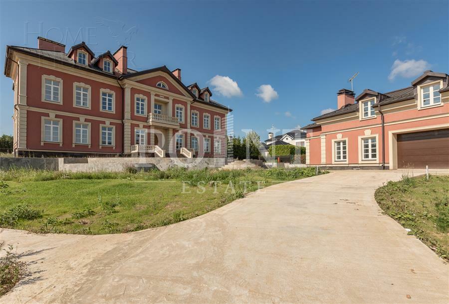 2-этажный коттедж 2 000 м² без отделки