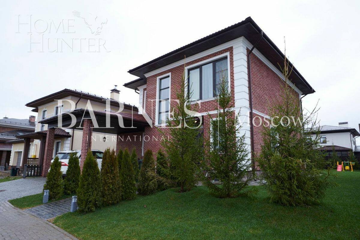 2-этажный коттедж 200 м² с отделкой