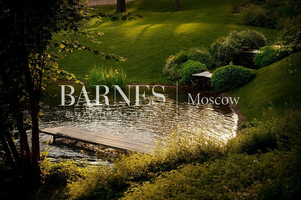 2-этажный коттедж 1 046 м² с отделкой