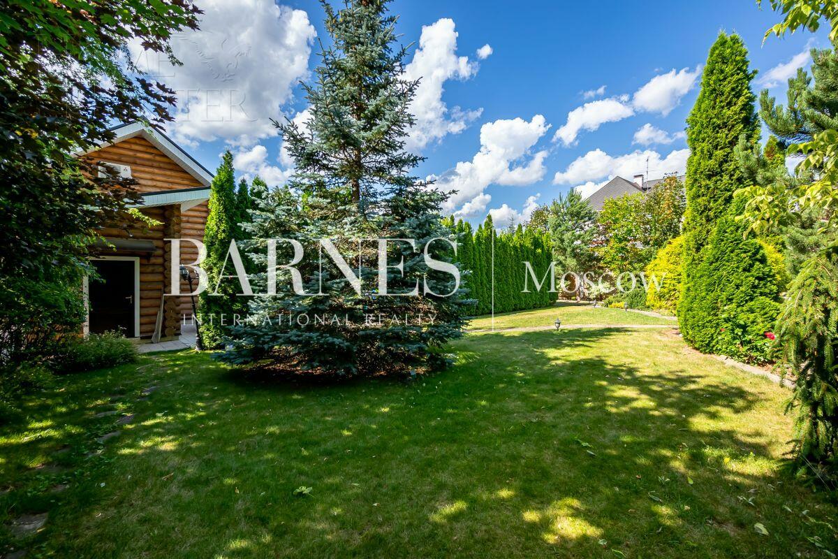 2-этажный коттедж 700 м² с отделкой