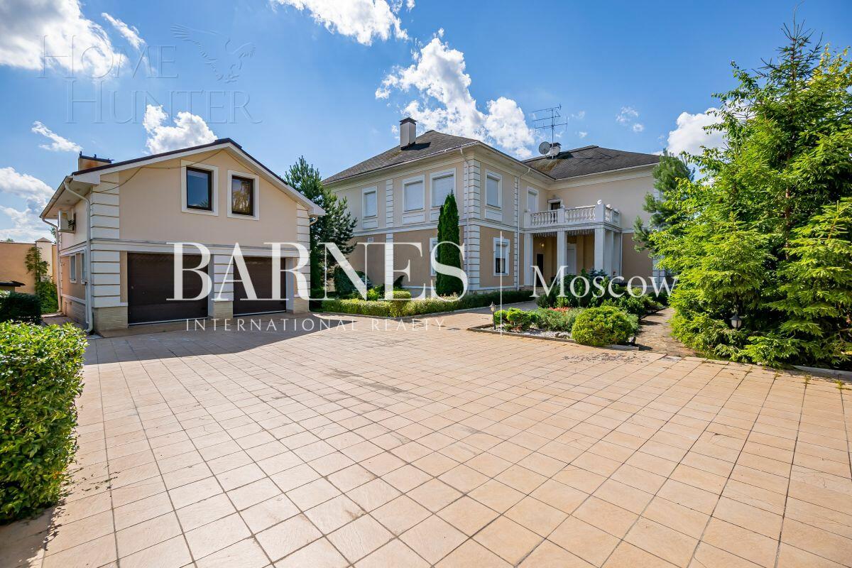 2-этажный коттедж 700 м² с отделкой