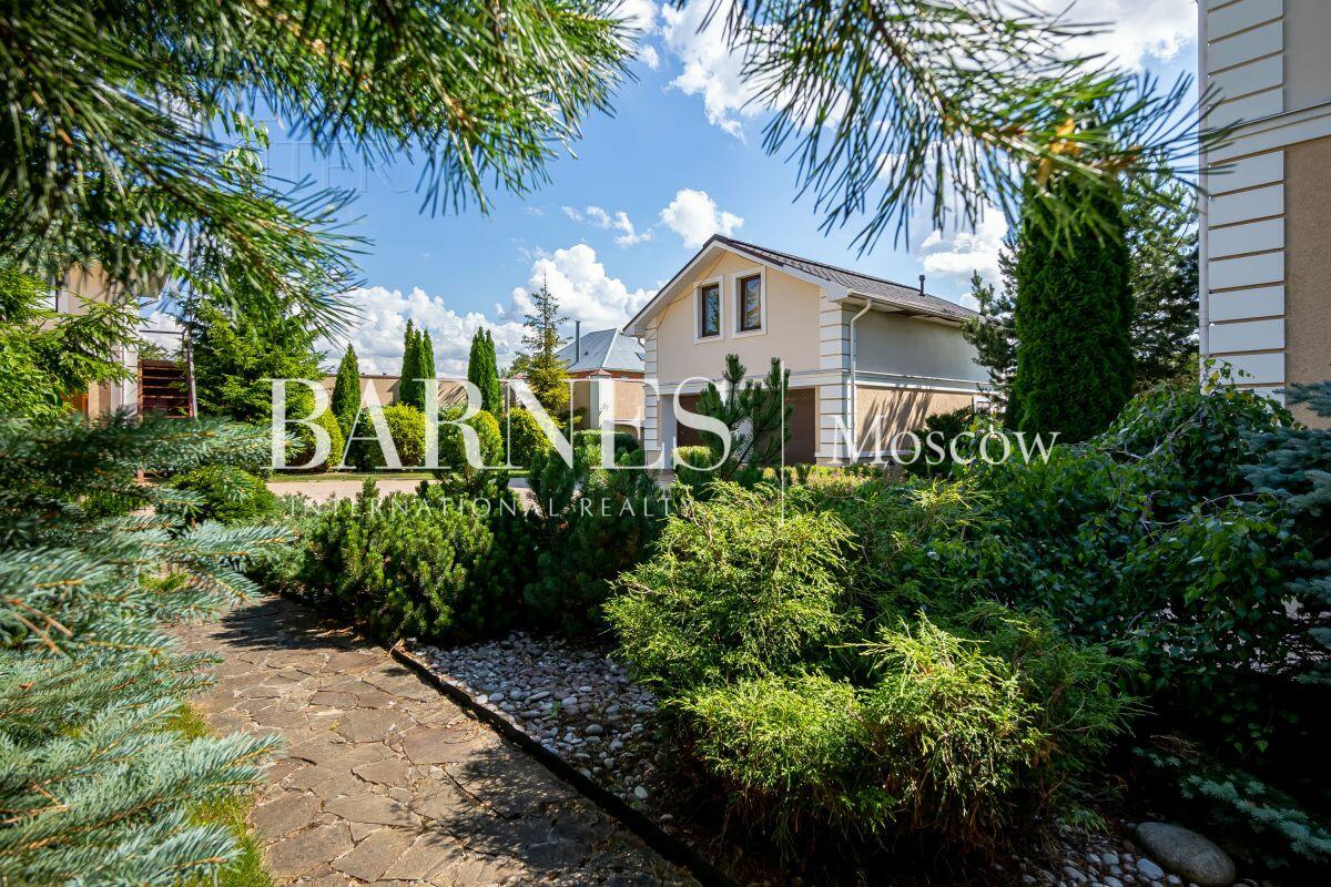 2-этажный коттедж 700 м² с отделкой