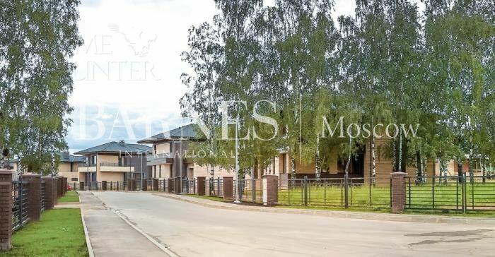 2-этажный коттедж 323 м² без отделки