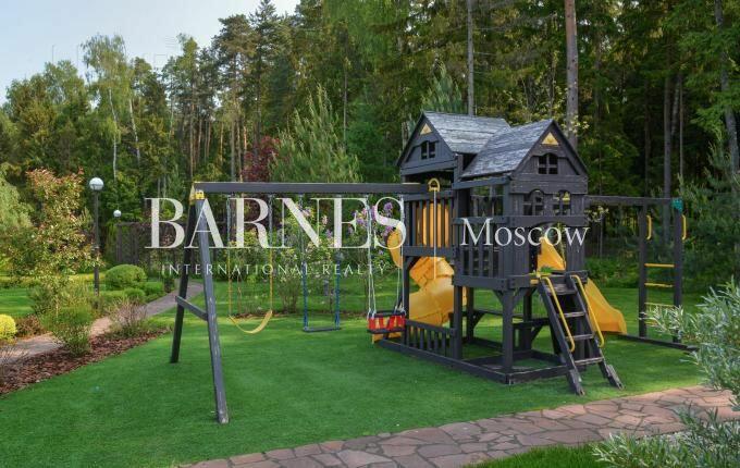 2-этажный коттедж 1 220 м² с отделкой