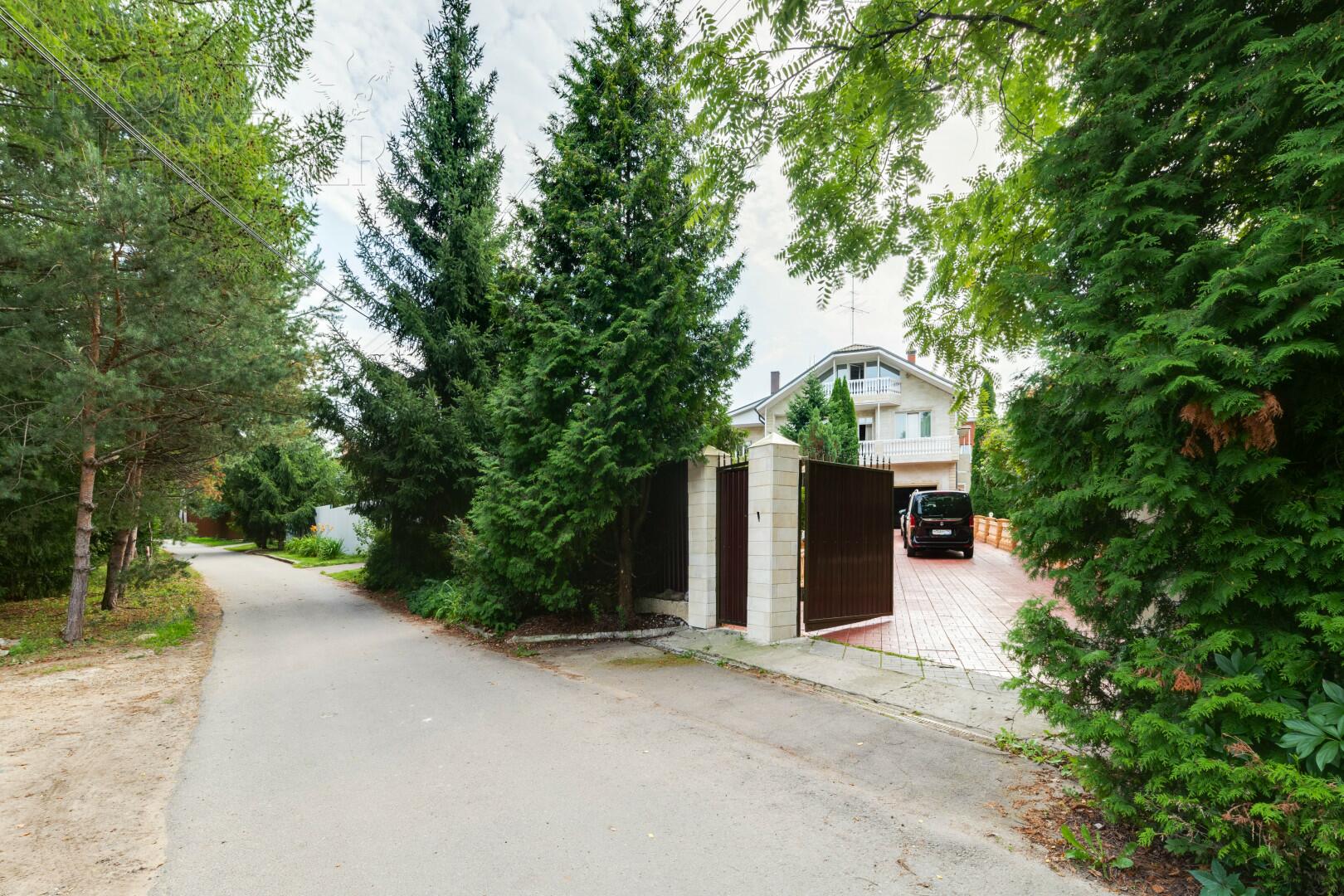 3-этажный коттедж 613.1 м² с отделкой