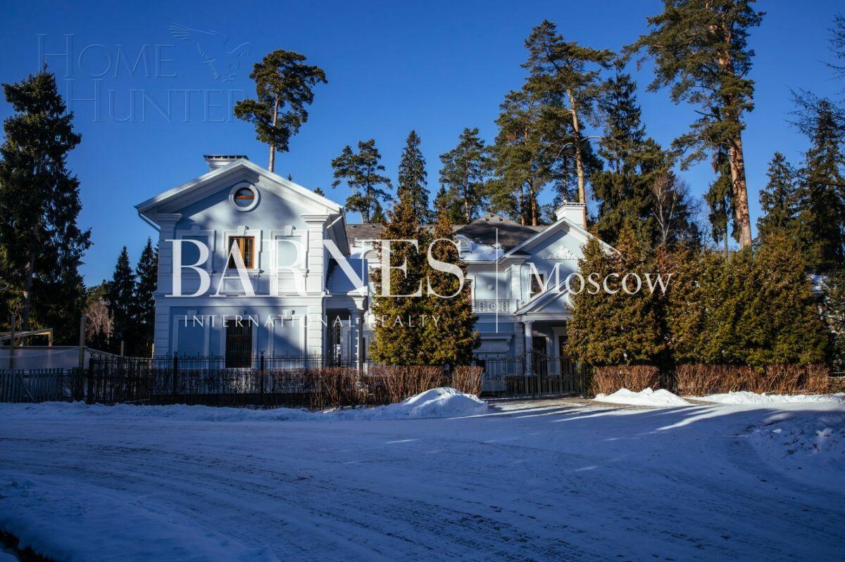 2-этажный коттедж 782.7 м² с отделкой