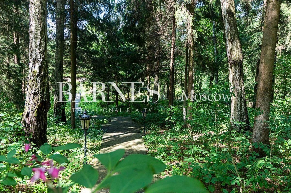 2-этажный коттедж 782.7 м² с отделкой