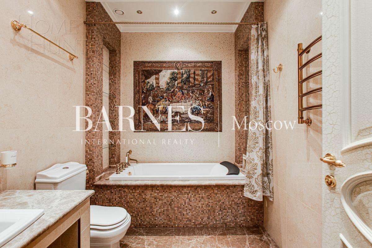 2-этажный коттедж 700 м² с отделкой