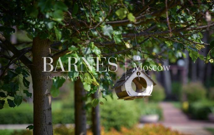 2-этажный коттедж 1 220 м² с отделкой