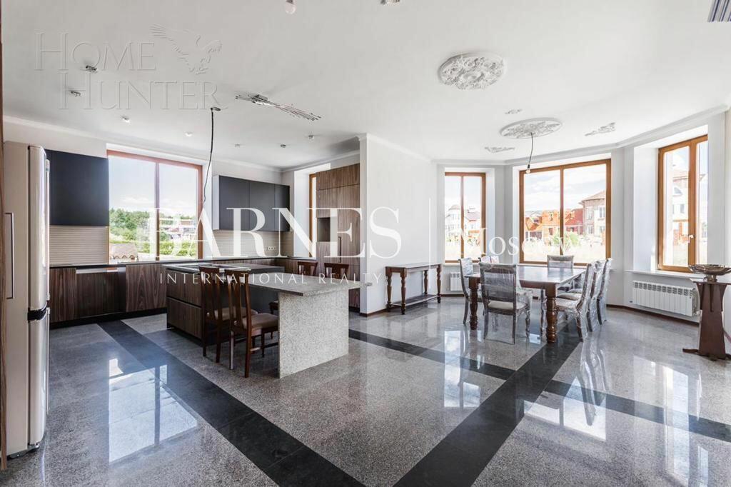 2-этажный коттедж 750 м² с отделкой