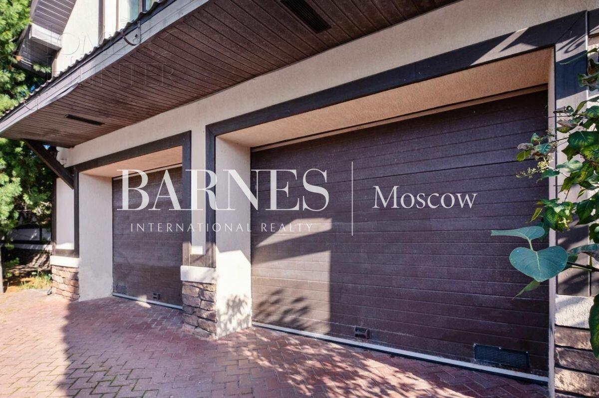 2-этажный коттедж 320 м² с отделкой