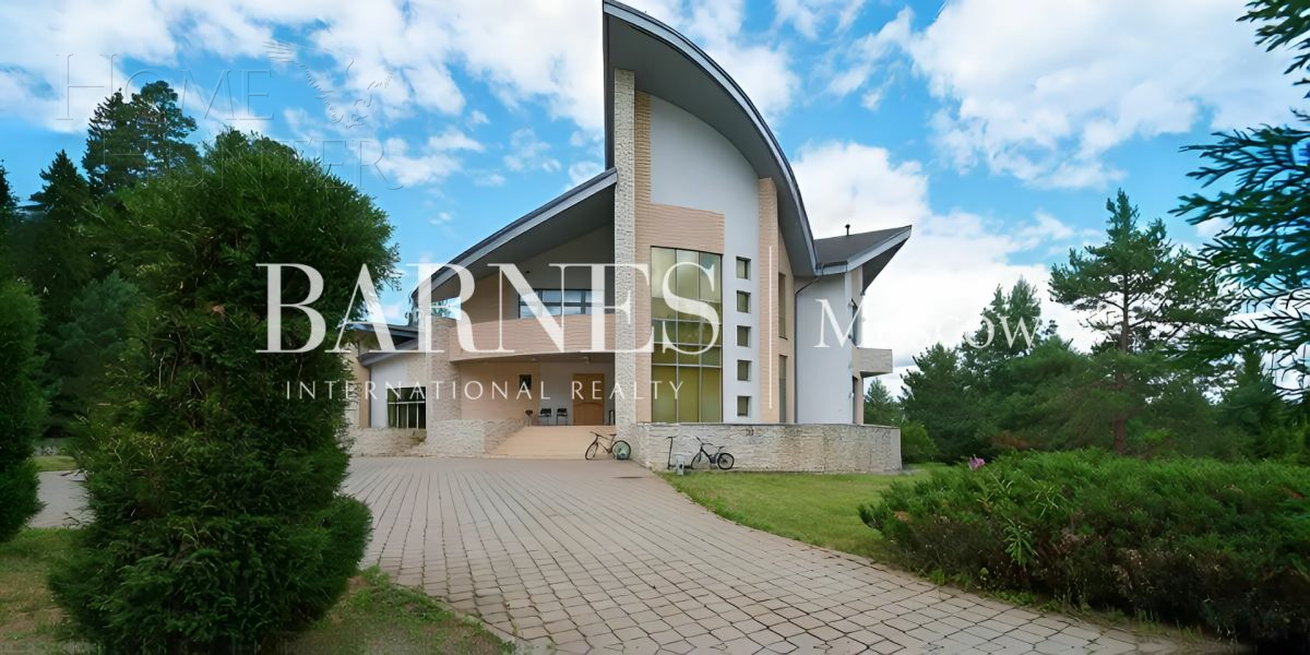 2-этажный коттедж 2 295 м² с отделкой