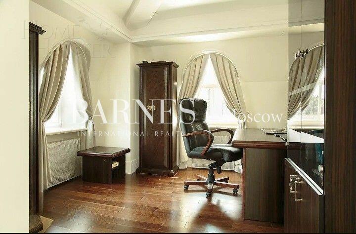 2-этажный коттедж 1 200 м² с отделкой