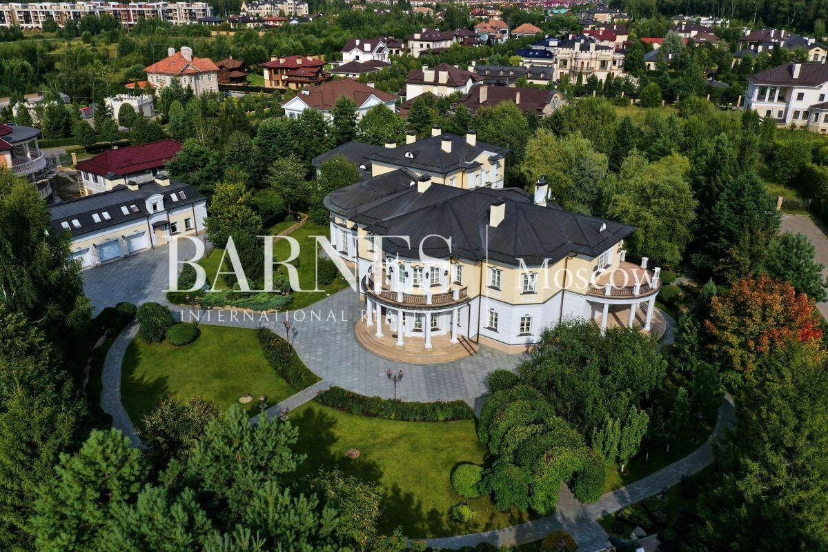 КОТТЕДЖ 2 000 м² с отделкой