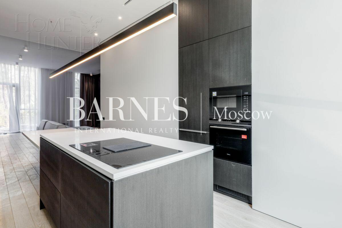 3-этажный таунхаус 244 м² с отделкой