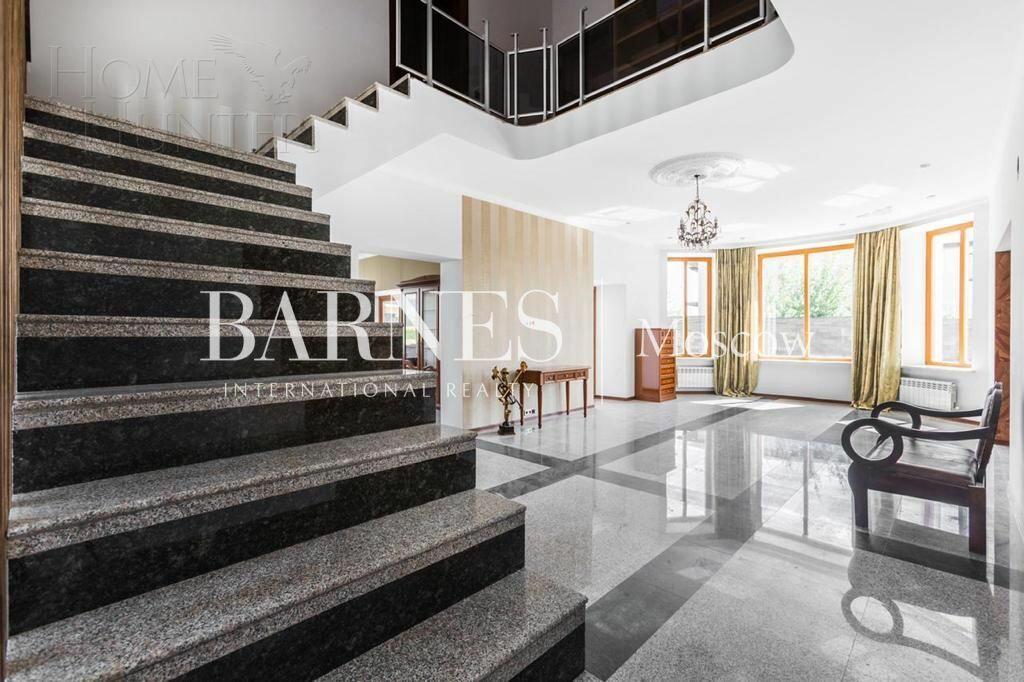 2-этажный коттедж 750 м² с отделкой