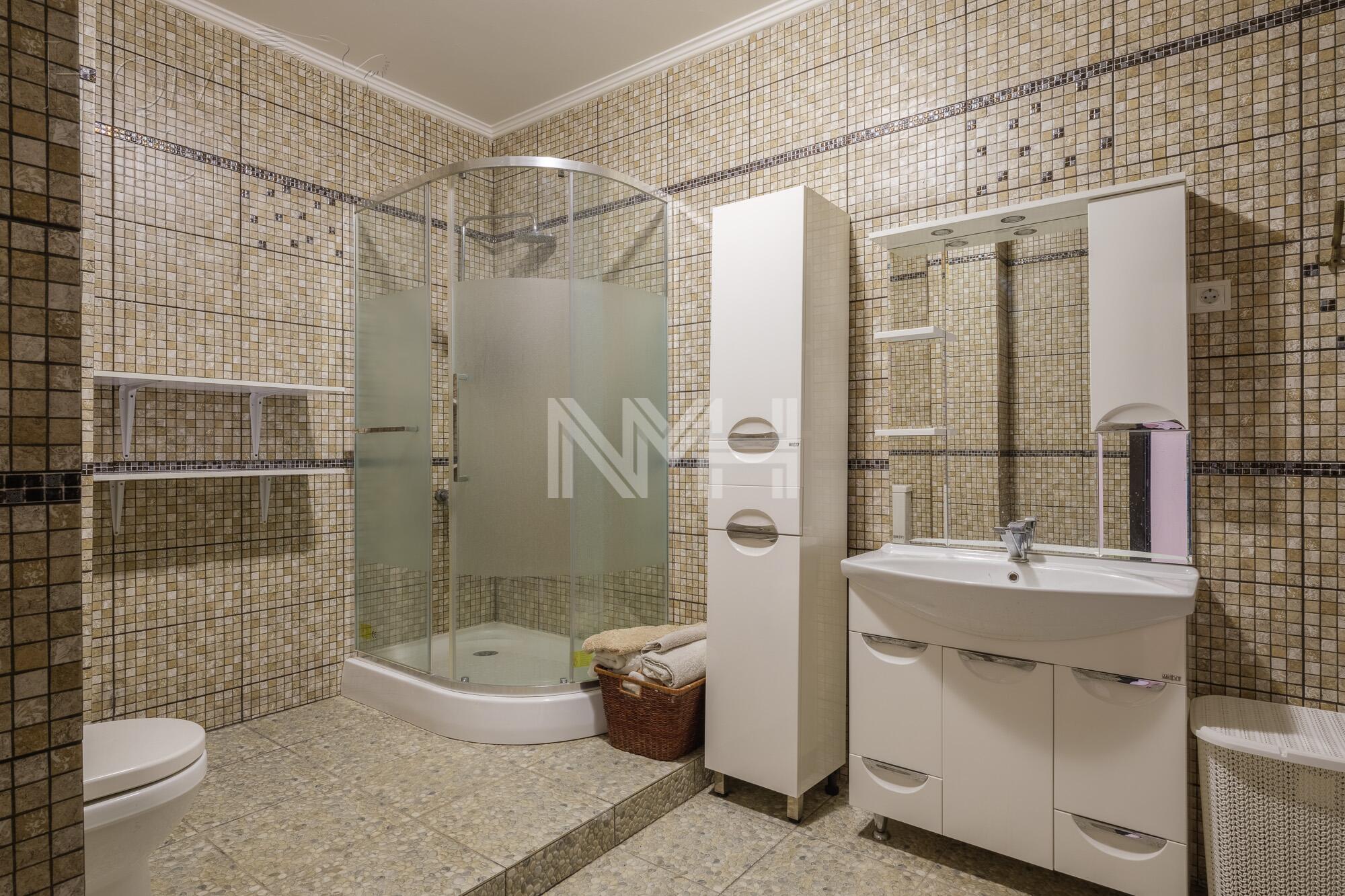 2-этажный коттедж 683 м² с отделкой