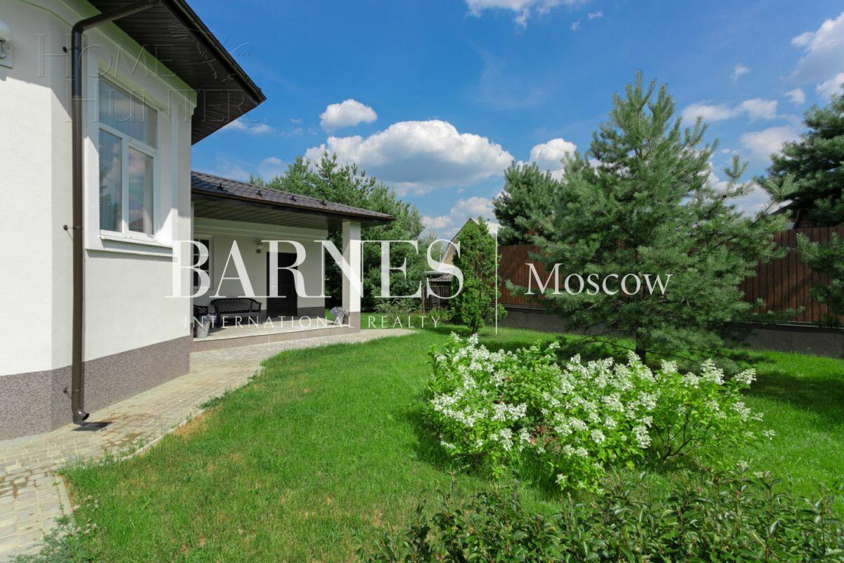 2-этажный коттедж 450 м² с отделкой