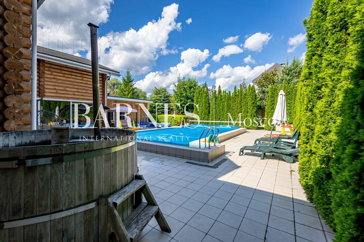 2-этажный коттедж 700 м² с отделкой