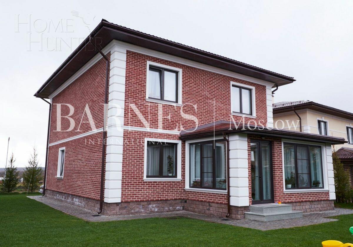2-этажный коттедж 200 м² с отделкой