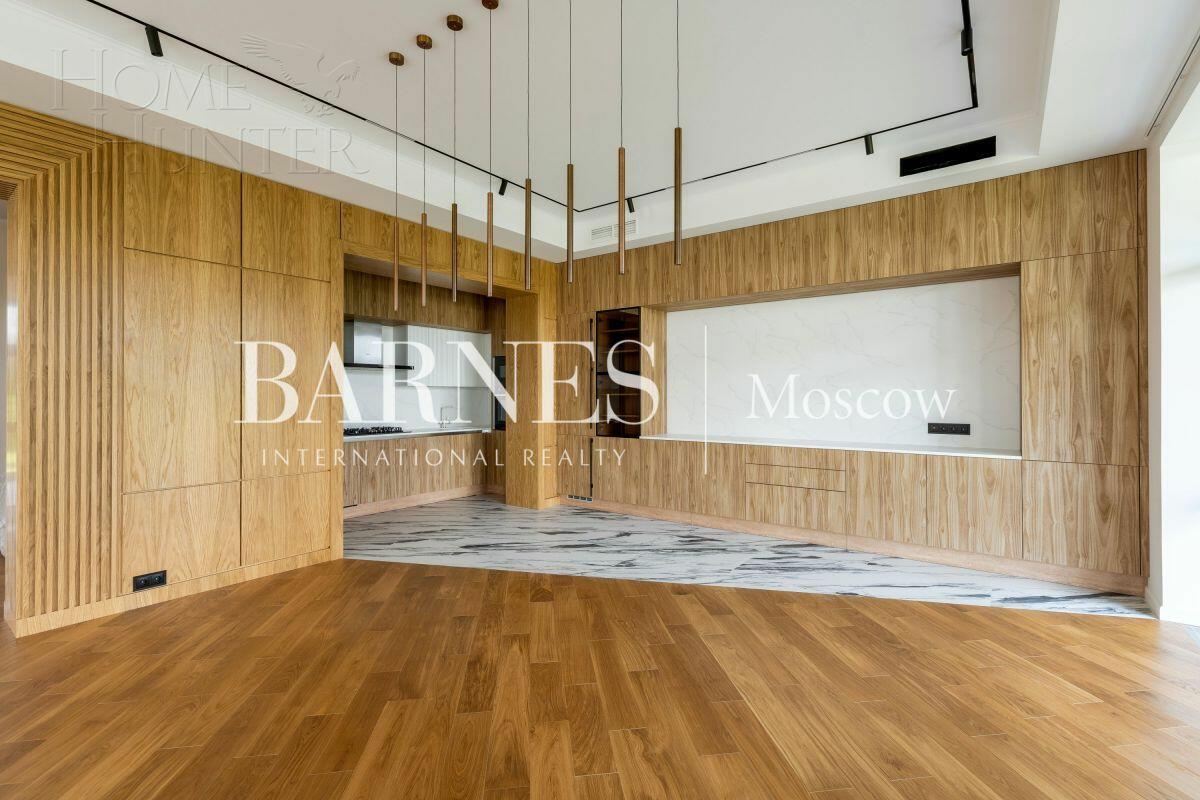 2-этажный коттедж 320 м² с отделкой