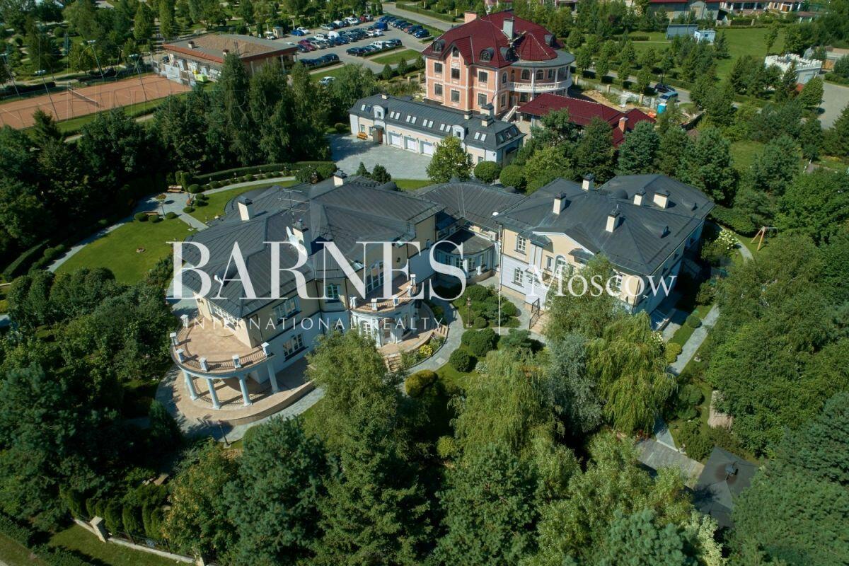 КОТТЕДЖ 2 000 м² с отделкой