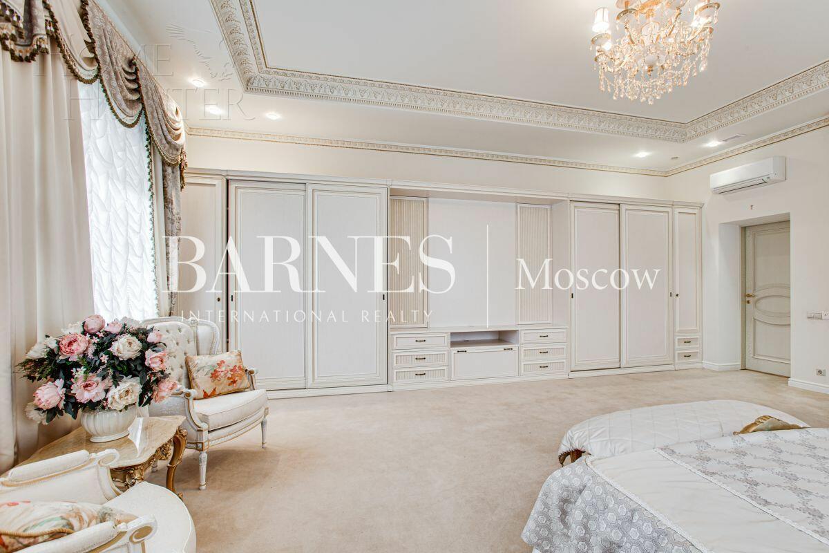 2-этажный коттедж 700 м² с отделкой