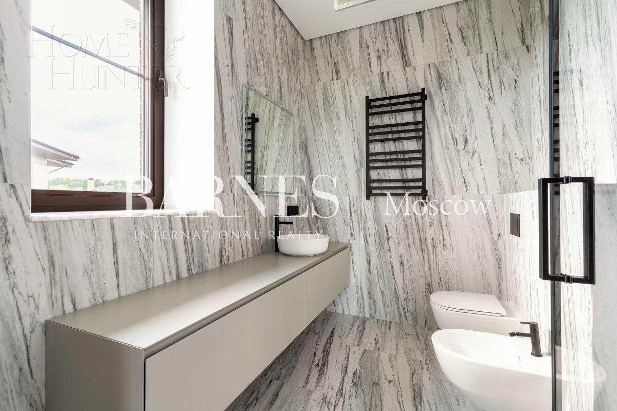 2-этажный коттедж 320 м² с отделкой