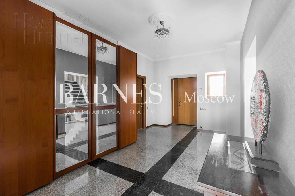 2-этажный коттедж 750 м² с отделкой