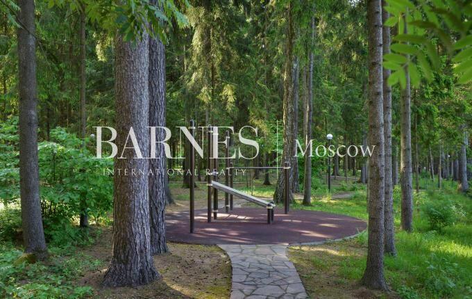 2-этажный коттедж 1 220 м² с отделкой