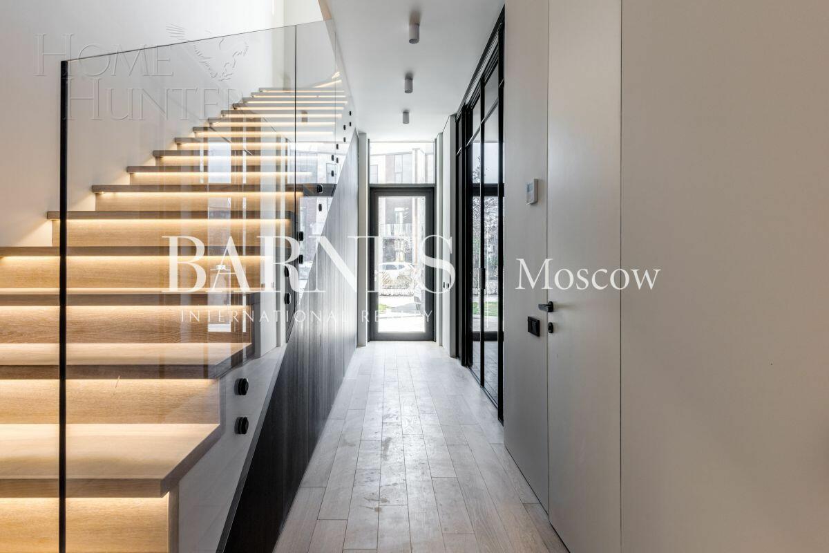 3-этажный таунхаус 244 м² с отделкой