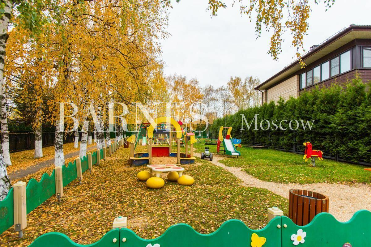 2-этажный коттедж 323 м² без отделки