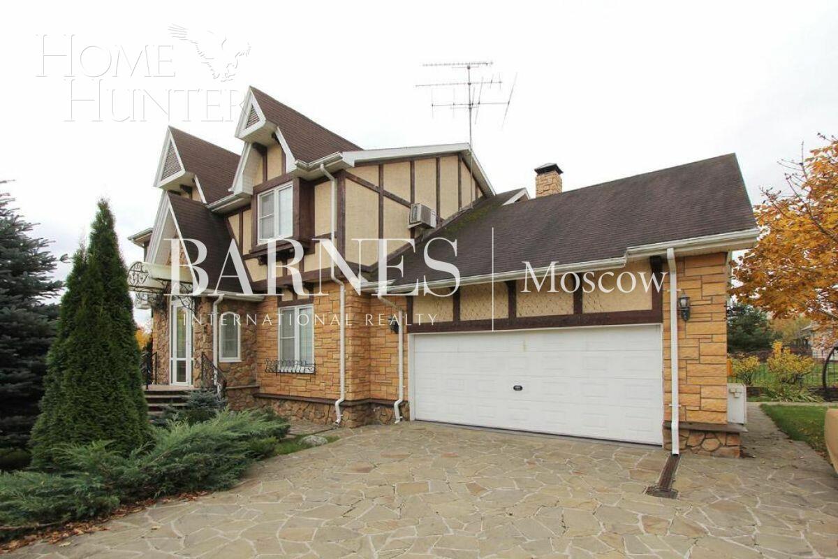 2-этажный коттедж 300 м² с отделкой