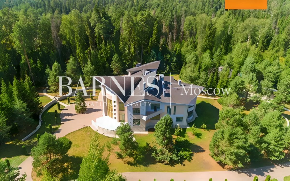 2-этажный коттедж 2 295 м² с отделкой