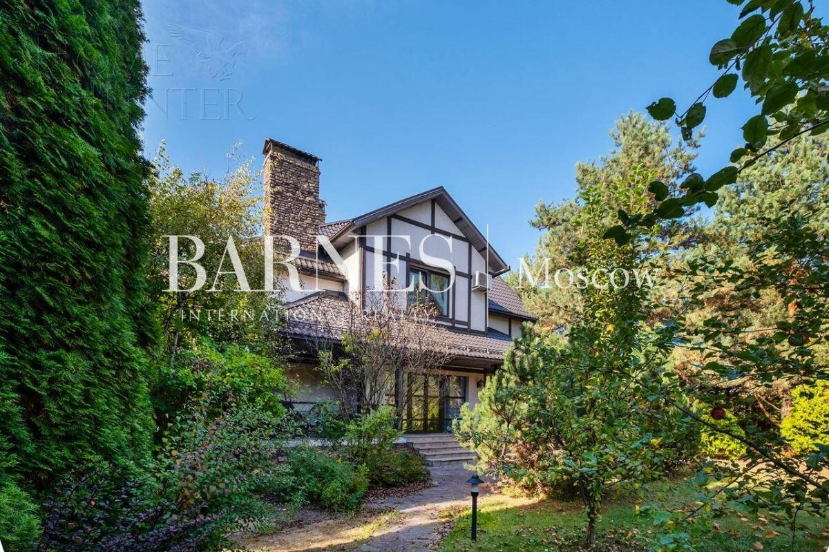 2-этажный коттедж 320 м² с отделкой