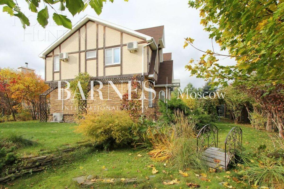 2-этажный коттедж 300 м² с отделкой