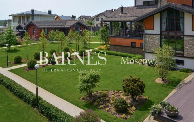 2-этажный коттедж 1 220 м² с отделкой